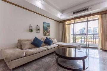 4 bed Condo in Royal Castle Khlong Tan Nuea Sub District C11506