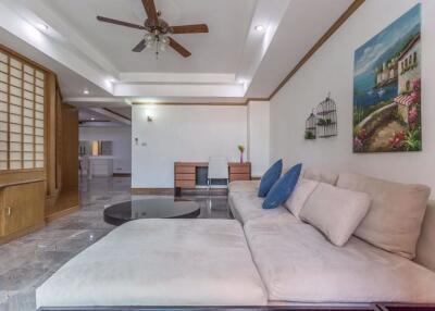 4 bed Condo in Royal Castle Khlong Tan Nuea Sub District C11506