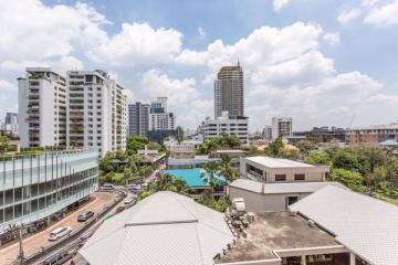 4 bed Condo in Royal Castle Khlong Tan Nuea Sub District C11506