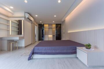 3 bed Condo in Baan Mitra Khlong Tan Nuea Sub District C11501