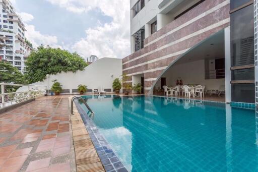 3 bed Condo in Baan Mitra Khlong Tan Nuea Sub District C11501