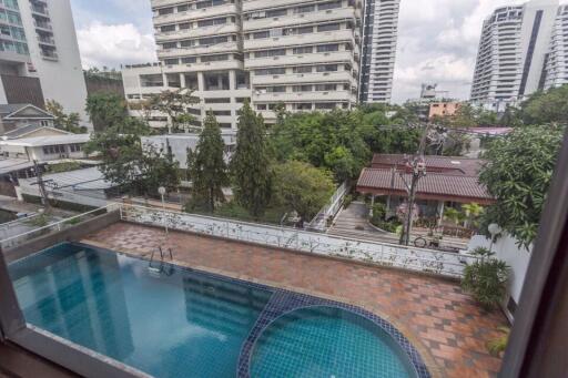 3 bed Condo in Baan Mitra Khlong Tan Nuea Sub District C11501