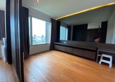 2 bed Condo in 185 Rajadamri Lumphini Sub District C11493