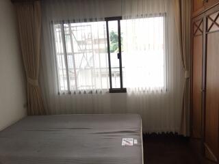 2 bed Condo in Sethiwan Palace Sukhumvit 4 Khlongtan Sub District C11487