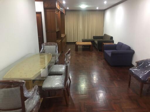 2 bed Condo in Sethiwan Palace Sukhumvit 4 Khlongtan Sub District C11487