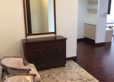 3 bed Condo in Sethiwan Palace Sukhumvit 4 Khlongtan Sub District C11486