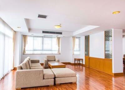 3 bed Penthouse in Krungthep Thani Tower Khlongtan Sub District P11065