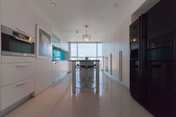 2 bed Condo in Urbana Langsuan Lumphini Sub District C11465