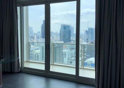 2 bed Condo in 185 Rajadamri Lumphini Sub District C11450