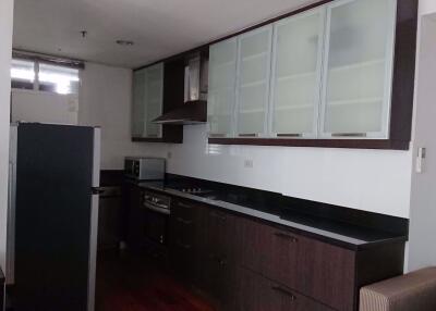 2 bed Condo in Urbana Langsuan Lumphini Sub District C11447