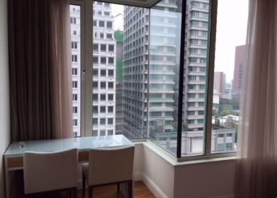 2 bed Condo in Q Langsuan Lumphini Sub District C11441