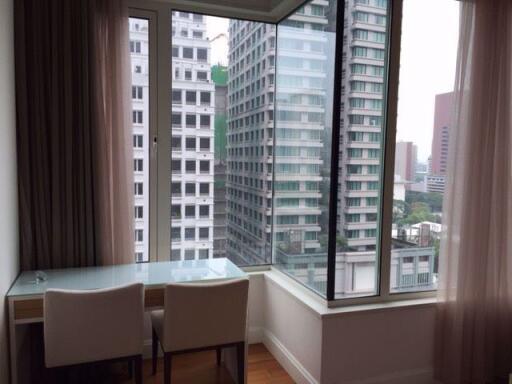 2 bed Condo in Q Langsuan Lumphini Sub District C11441