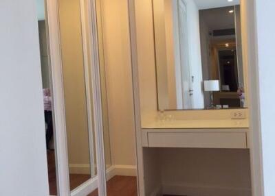 2 bed Condo in Q Langsuan Lumphini Sub District C11441