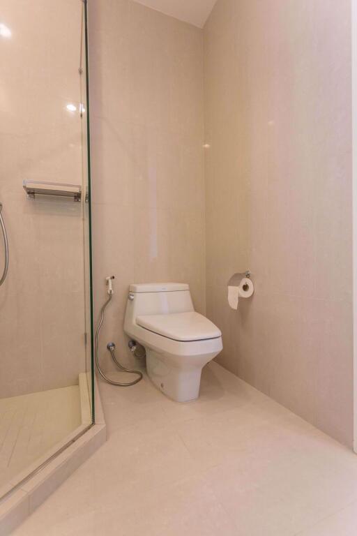 2 bed Condo in Q Langsuan Lumphini Sub District C11440