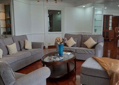 3 bed Condo in Ruamsuk Khlongtan Sub District C11433