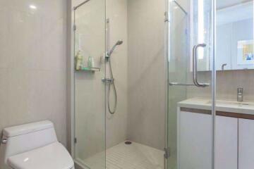 2 bed Condo in Q Langsuan Lumphini Sub District C11421