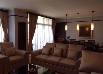 3 bed Condo in All Season Mansion Lumphini Sub District C11417