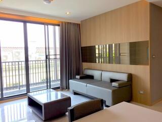 2 bed Condo in Miami Sukhumvit 49 Khlong Tan Nuea Sub District C11407