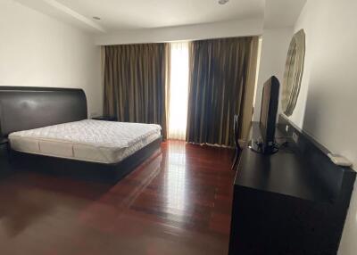 3 bed Condo in Baan Rajprasong Lumphini Sub District C11401