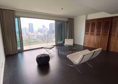 3 bed Condo in 185 Rajadamri Lumphini Sub District C11397