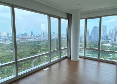 3 bed Condo in 185 Rajadamri Lumphini Sub District C11397