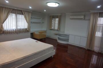 2 bed Condo in Mitr Mansion Khlong Toei Nuea Sub District C11391