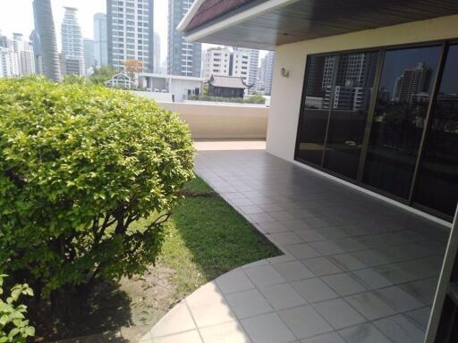 4 bed Penthouse in Wewon Mansion Khlong Tan Nuea Sub District P11064