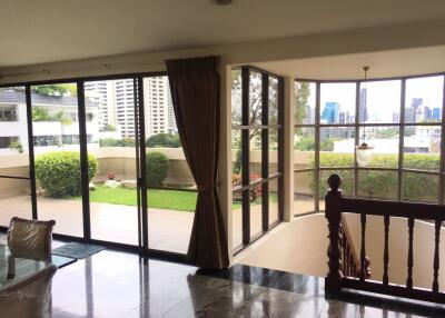 4 bed Penthouse in Wewon Mansion Khlong Tan Nuea Sub District P11064