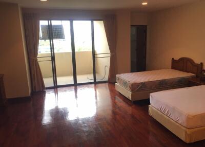 4 bed Penthouse in Wewon Mansion Khlong Tan Nuea Sub District P11064