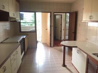 3 bed Condo in Wewon Mansion Khlong Tan Nuea Sub District C11380