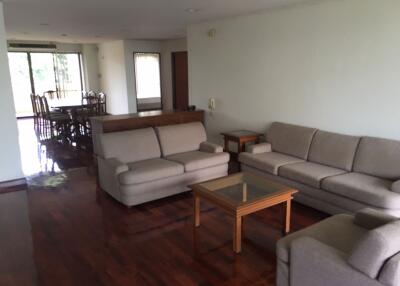 3 bed Condo in Wewon Mansion Khlong Tan Nuea Sub District C11380