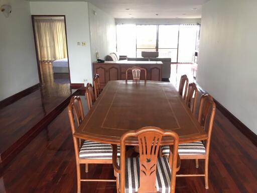 3 bed Condo in Wewon Mansion Khlong Tan Nuea Sub District C11380