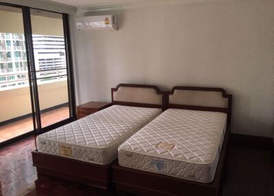 3 bed Condo in Shiva Tower Khlong Toei Nuea Sub District C11379