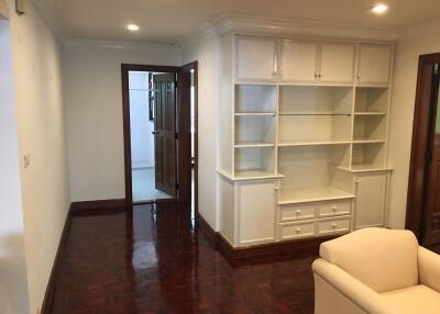 3 bed Condo in Shiva Tower Khlong Toei Nuea Sub District C11379