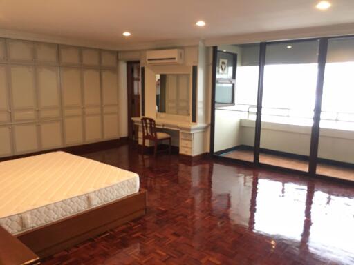 3 bed Condo in Shiva Tower Khlong Toei Nuea Sub District C11379