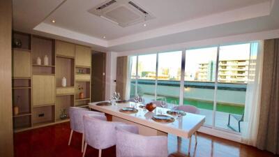 2 bed Condo in Raya Serviced Apartment Khlong Toei Nuea Sub District C11378