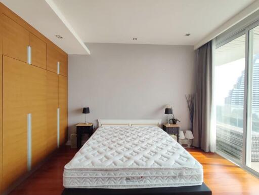 237 ตรม., 3 ห้องนอน, 4 ห้องน้ำ คอนโด ราคา ฿ 37,900,000