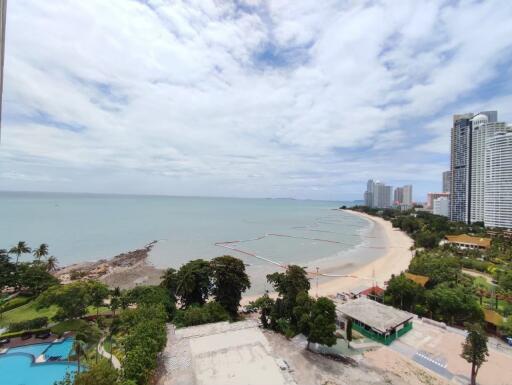 Beach Front Condo Unit for Sale At The Cove