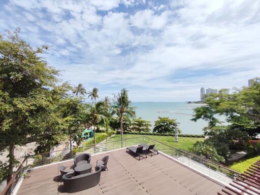 Beach Front Condo Unit for Sale At The Cove