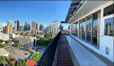 3 bed Penthouse in KC Court Apartment Khlong Tan Nuea Sub District P11063