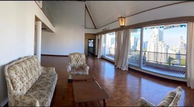 3 bed Penthouse in KC Court Apartment Khlong Tan Nuea Sub District P11063