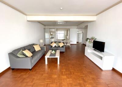 3 bed Condo in KC Court Apartment Khlong Tan Nuea Sub District C11373