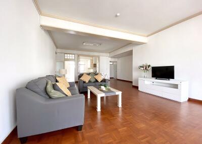 3 bed Condo in KC Court Apartment Khlong Tan Nuea Sub District C11373