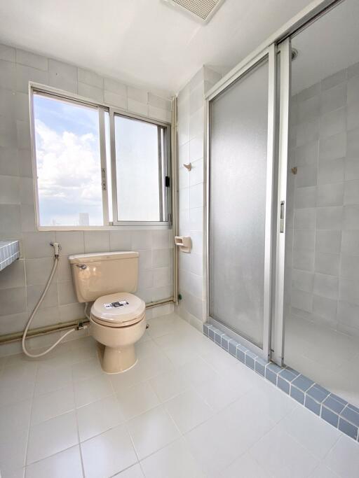 3 ห้องนอน, 4 ห้องน้ำ คอนโด ราคา ฿ 70,000/เดือน