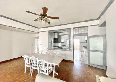 3 bed Condo in KC Court Apartment Khlong Tan Nuea Sub District C11372