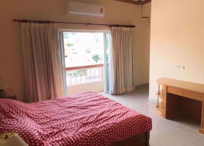 2 bed Condo in El Patio Khlong Toei Nuea Sub District C11369