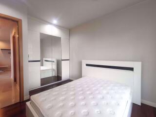 2 bed Condo in Circle Condominium Makkasan Sub District C11367