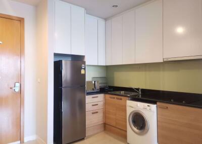 2 bed Condo in Circle Condominium Makkasan Sub District C11367