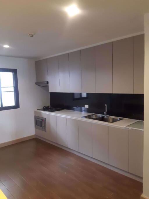 3 bed Condo in Magic Bricks Khlong Tan Nuea Sub District C11366