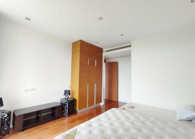 178 ตรม., 2 ห้องนอน, 3 ห้องน้ำ คอนโด ราคา ฿ 26,650,000